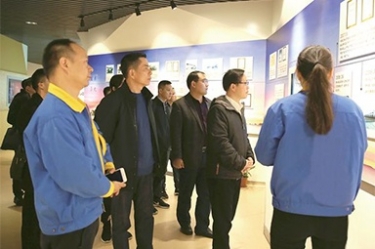贵州省黔东南州委常委、榕江县县委书记贺代宏一行到公司参观学习考察