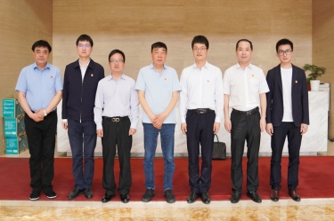 共青团嘉兴市委书记田凯一行莅临德信体育调研