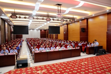 初心不变 实干为先 | 德信体育隆重召开2022年半年度总结表彰大会