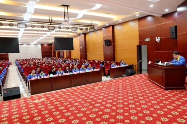 ​ 学习榜样，凝聚力量！德信体育召开陈良杰同志先进事迹报告会