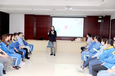 以爱为线，以懂为梁 | 德信体育开展“与青春期孩子的沟通——懂是爱的前提”互动沙龙活动