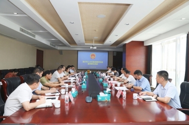 嘉兴市人大代表走进德信体育开展接待群众活动