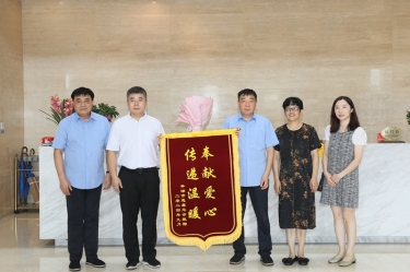 领导调研 |平湖市委常委、副市长张斌莅临德信体育调研指导