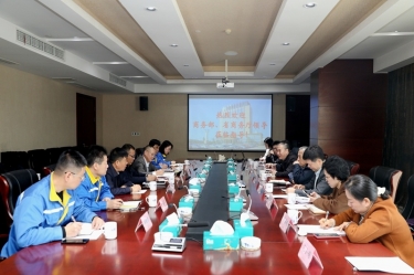 商务部驻杭特办特派员刘福学携浙江省商务厅党组成员、总经济师朱军一行莅临德信体育考察调研