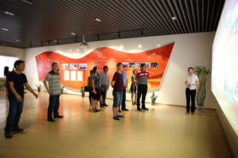 中法集团领导来德信体育交流党建工作